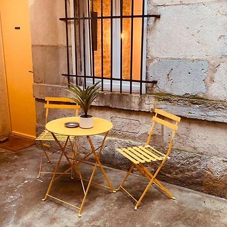 Studio Renove Avec Patio, Coeur Du Centre Ville Besançon Eksteriør bilde