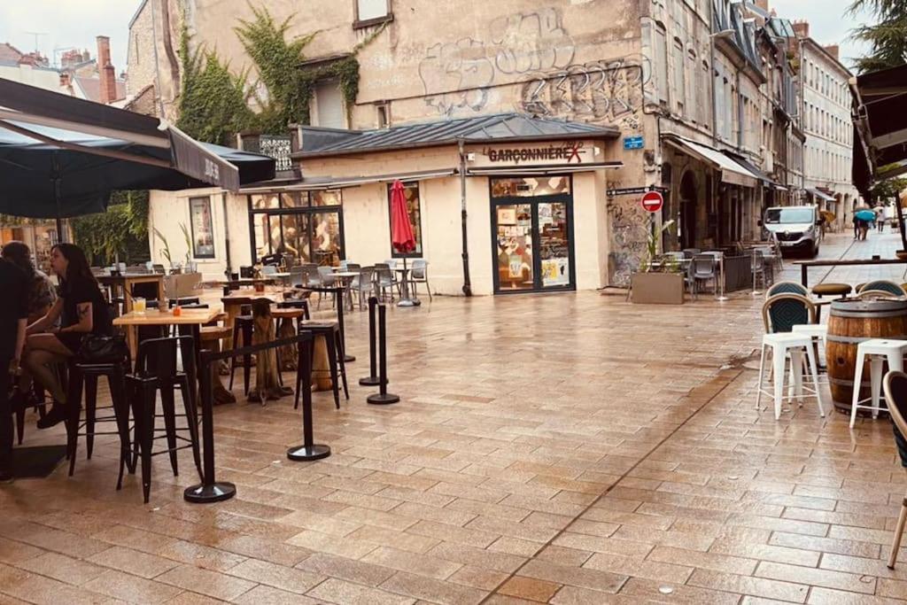 Studio Renove Avec Patio, Coeur Du Centre Ville Besançon Eksteriør bilde